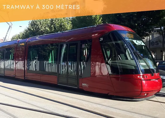 L\'Histoire Clermontoise - Tramway Au Pied Du Logement