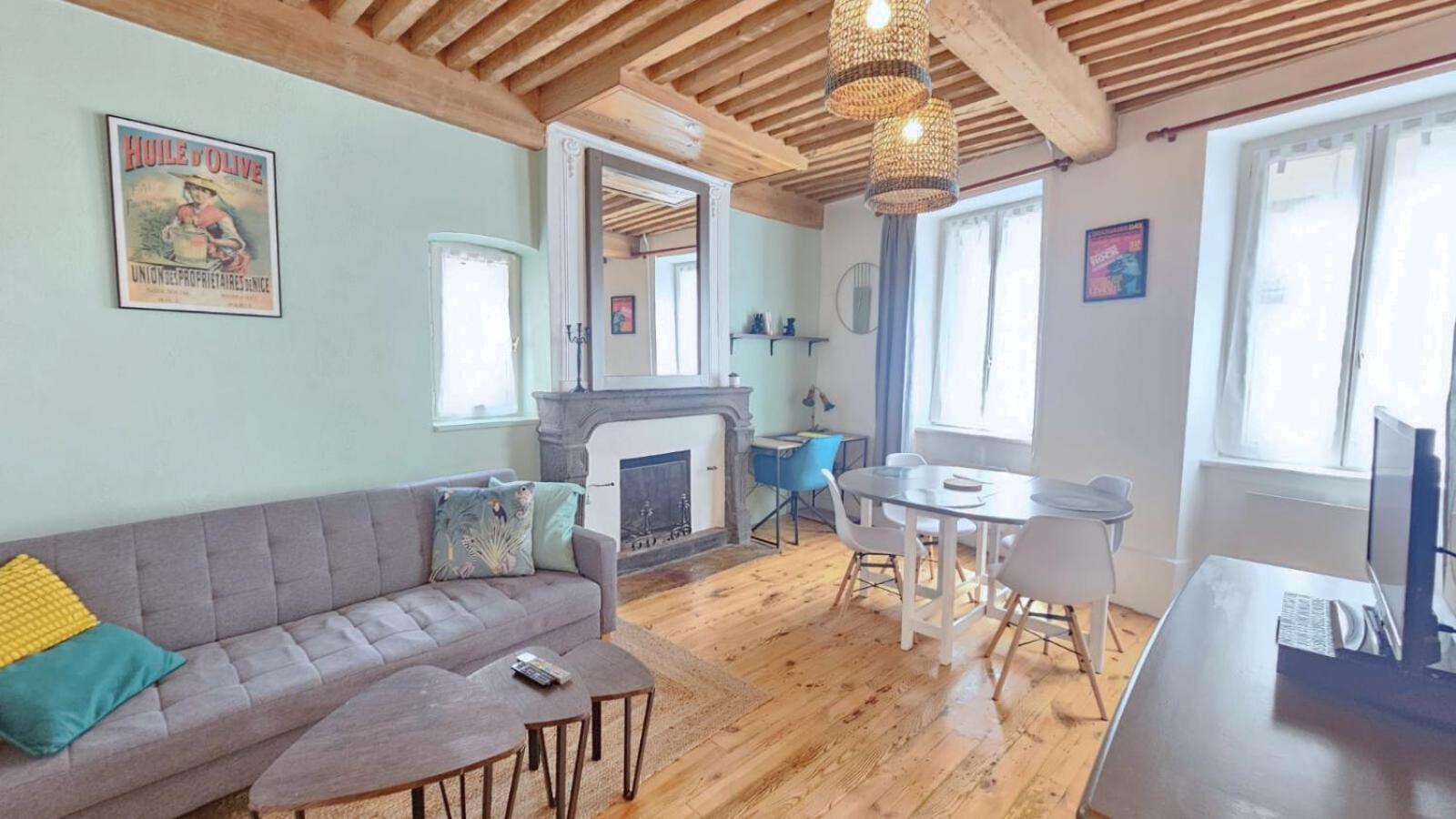 L'histoire Clermontoise - Tramway Au Pied Du Apartment Clermont-Ferrand